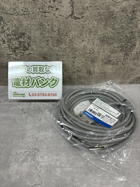 オムロンの小形リミットスイッチ(型番:D4C-2303)の買取実績